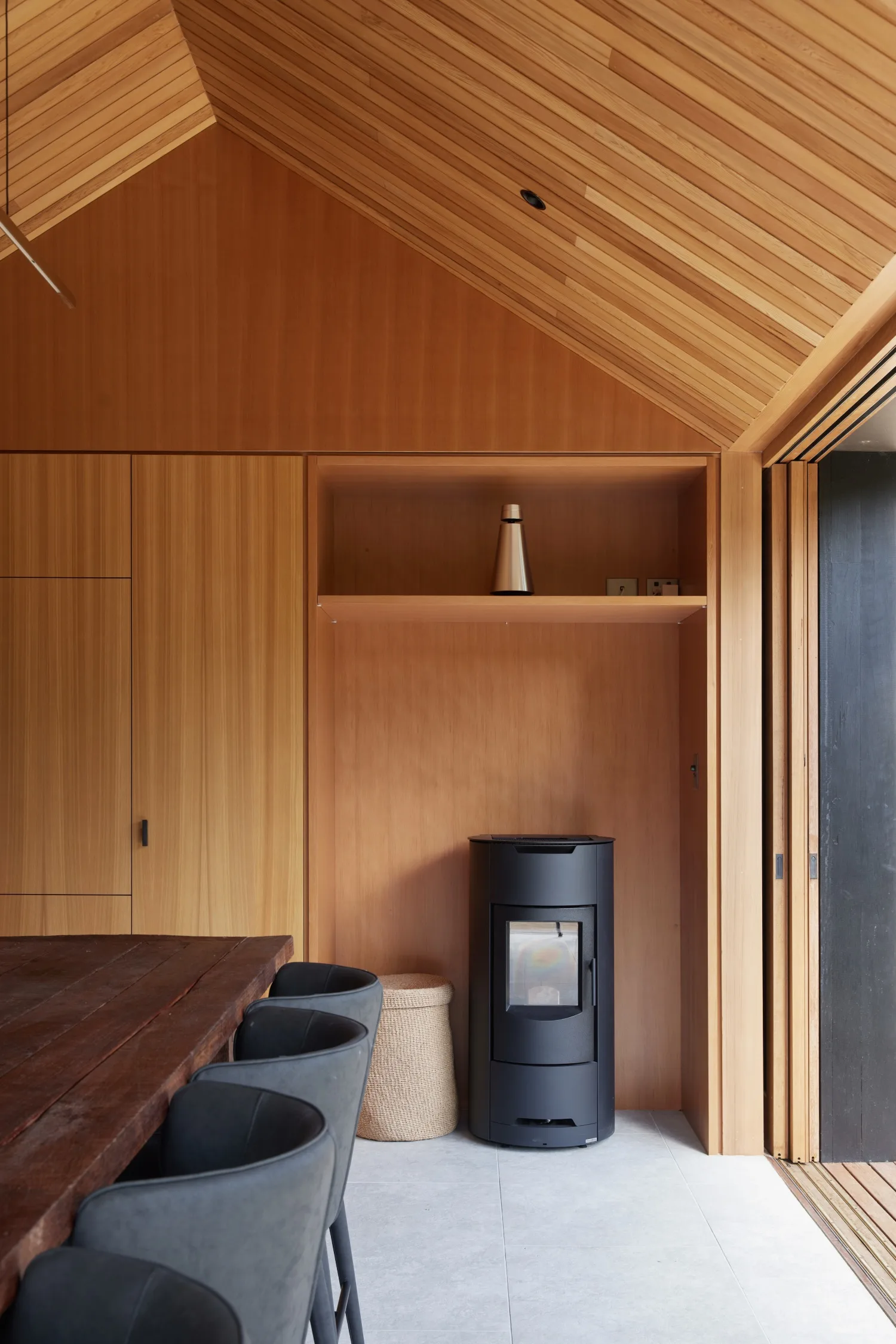 Blue Mountains home dining alfresco timber interiors pavilion