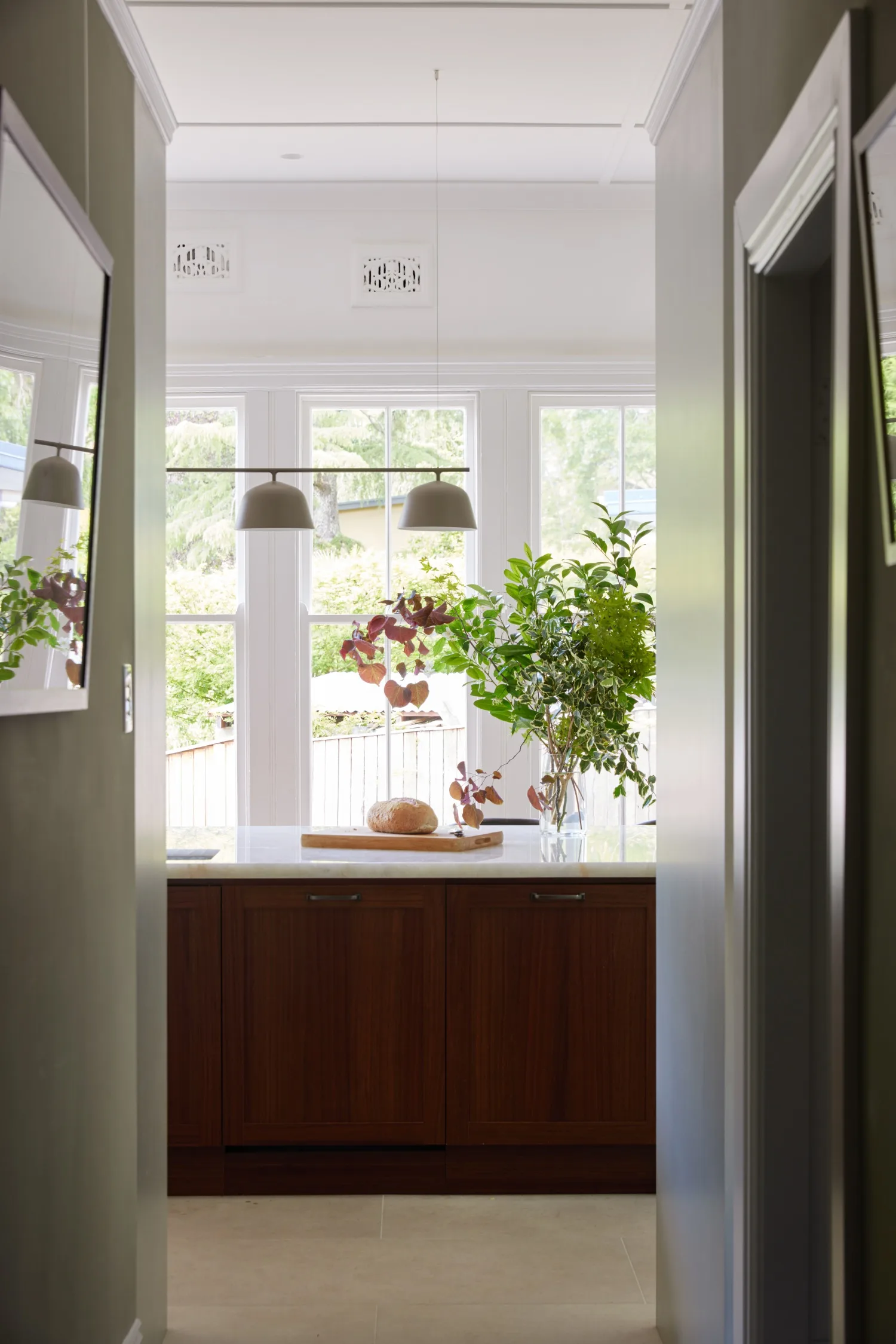 Blue Mountains home kitchen island pendants view