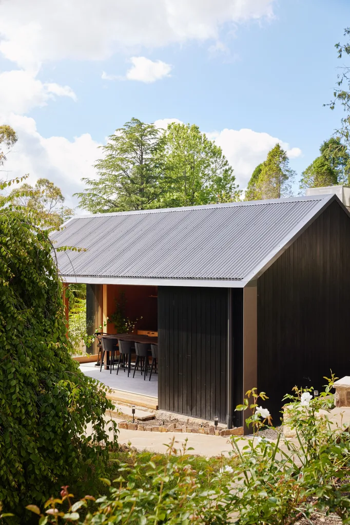Blue Mountains home pavilion outdoor entertaining dining