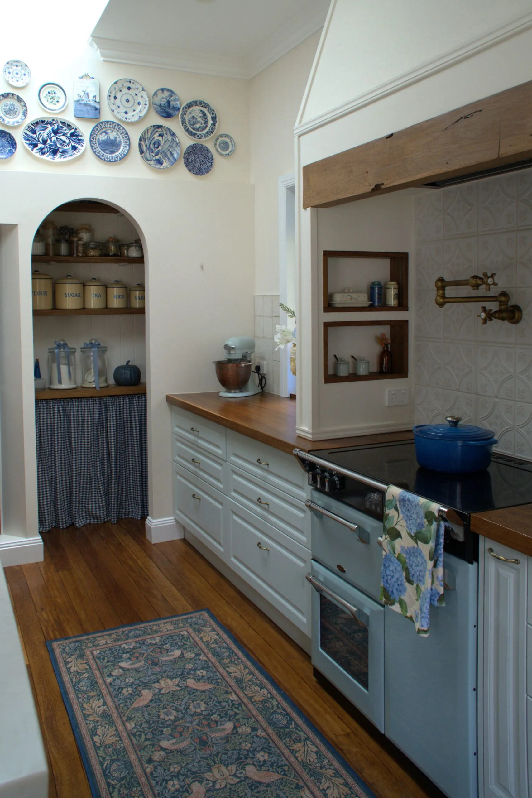 Brooke Style's farmhouse style kitchen.