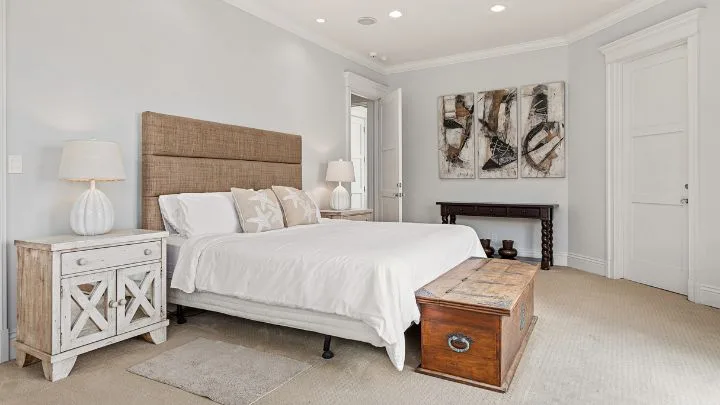 White bedroom in the hannah montana house