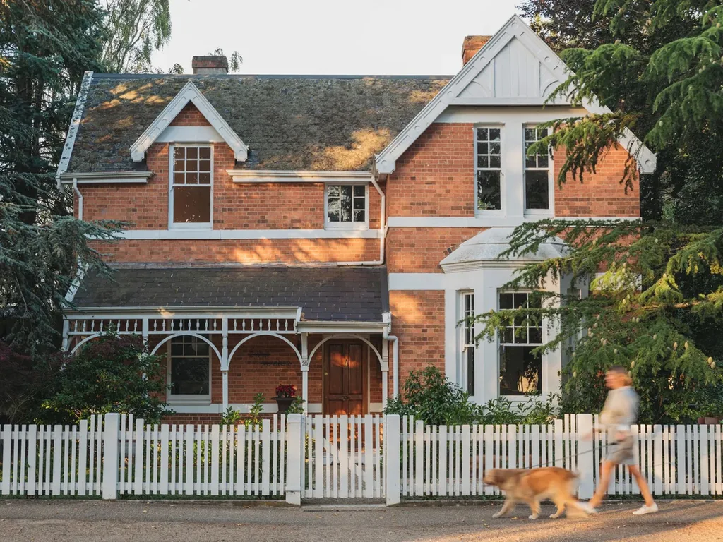 Evan Manor red brick Victorian house in Tasmania