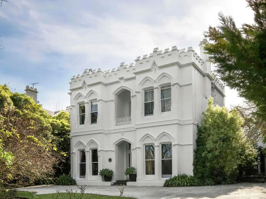 John Beswicke designed Hilton House in Hawthorne, East Melborune