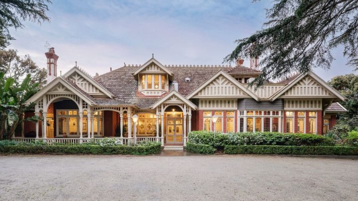 8 historic homes to fulfil your period romance fantasies