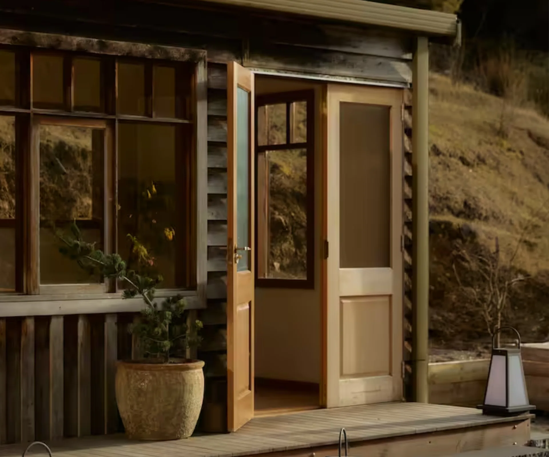 Provider House Airbnb Hobart Captain's Cottage Hobart Airbnb + Best Airbnb Hobart 2026 + Best Places to Stay in Hobart + Best Airbnb Tasmania