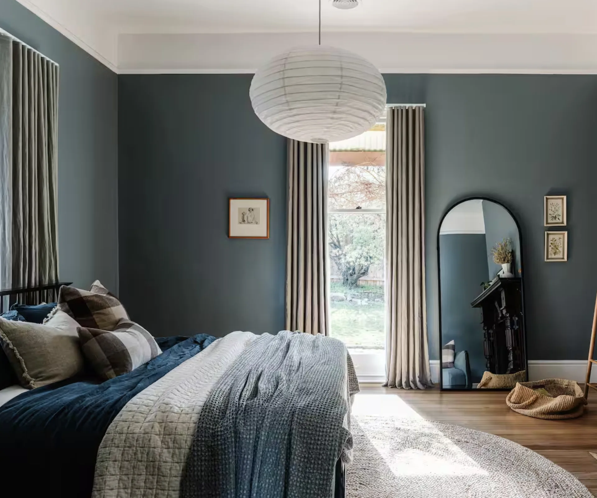 Seaview Airbnb Hobart Captain's Cottage Hobart Airbnb + Best Airbnb Hobart 2026 + Best Places to Stay in Hobart + Best Airbnb Tasmania