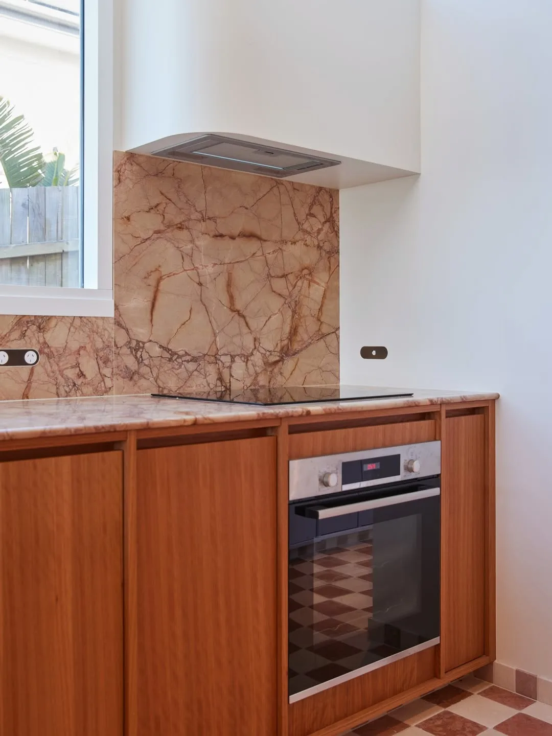 Laura and Matty J South Coast Home Chante Mer KITCHEN