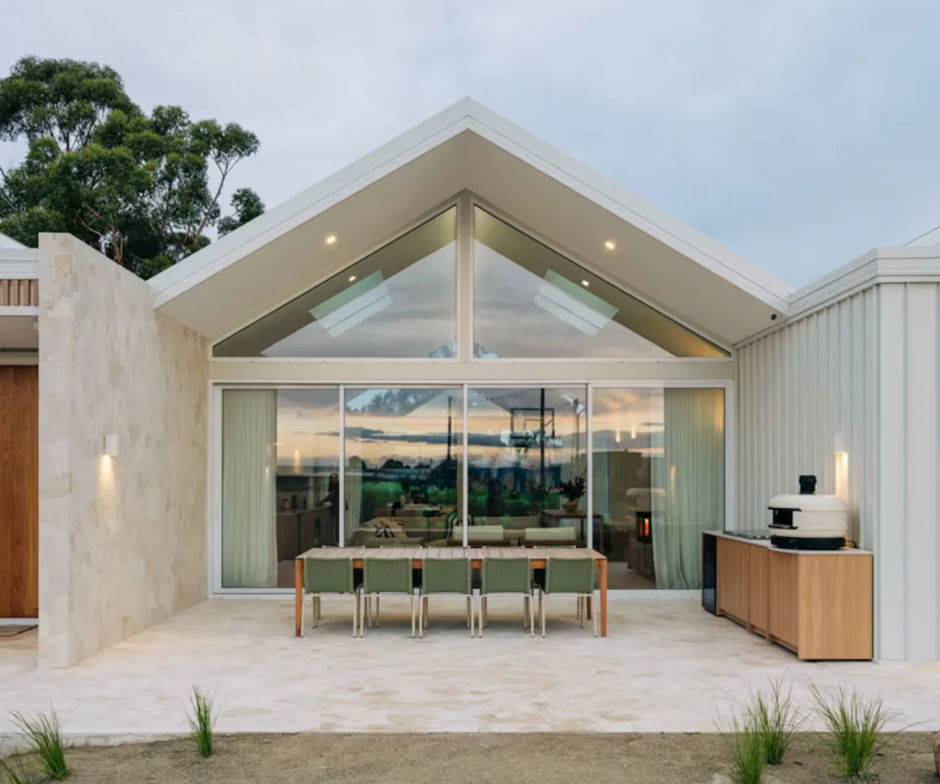 Provider House Airbnb Hobart Captain's Cottage Hobart Airbnb + Best Airbnb Hobart 2026 + Best Places to Stay in Hobart + Best Airbnb Tasmania