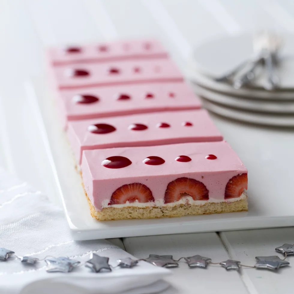 Berry marshmallow slice