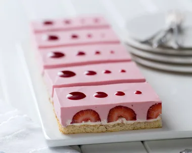 Berry marshmallow slice