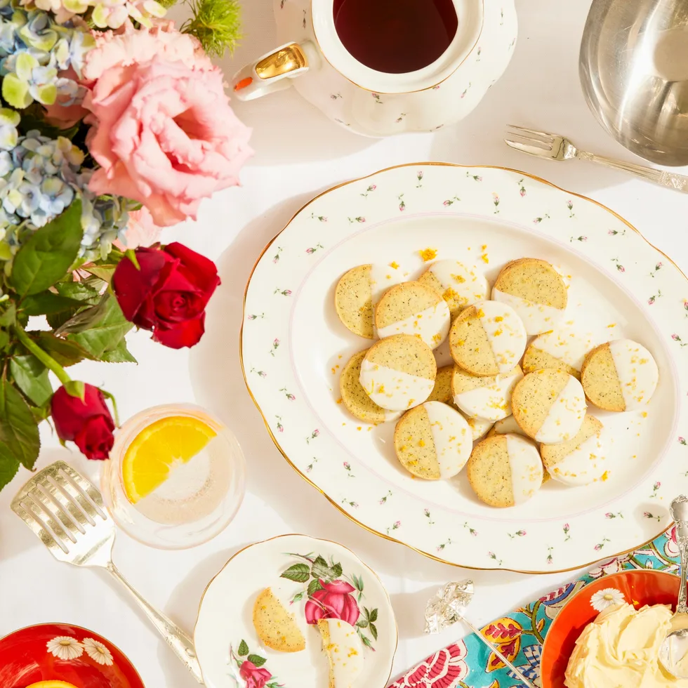 Earl Grey shortbread with white chocolate and grapefruit