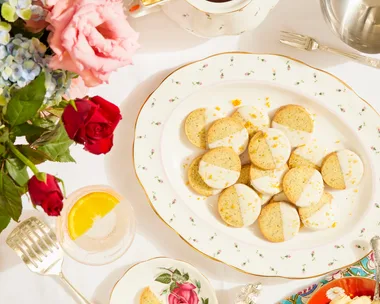 Earl Grey shortbread with white chocolate and grapefruit