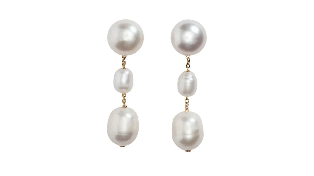 Drop pearl earrings