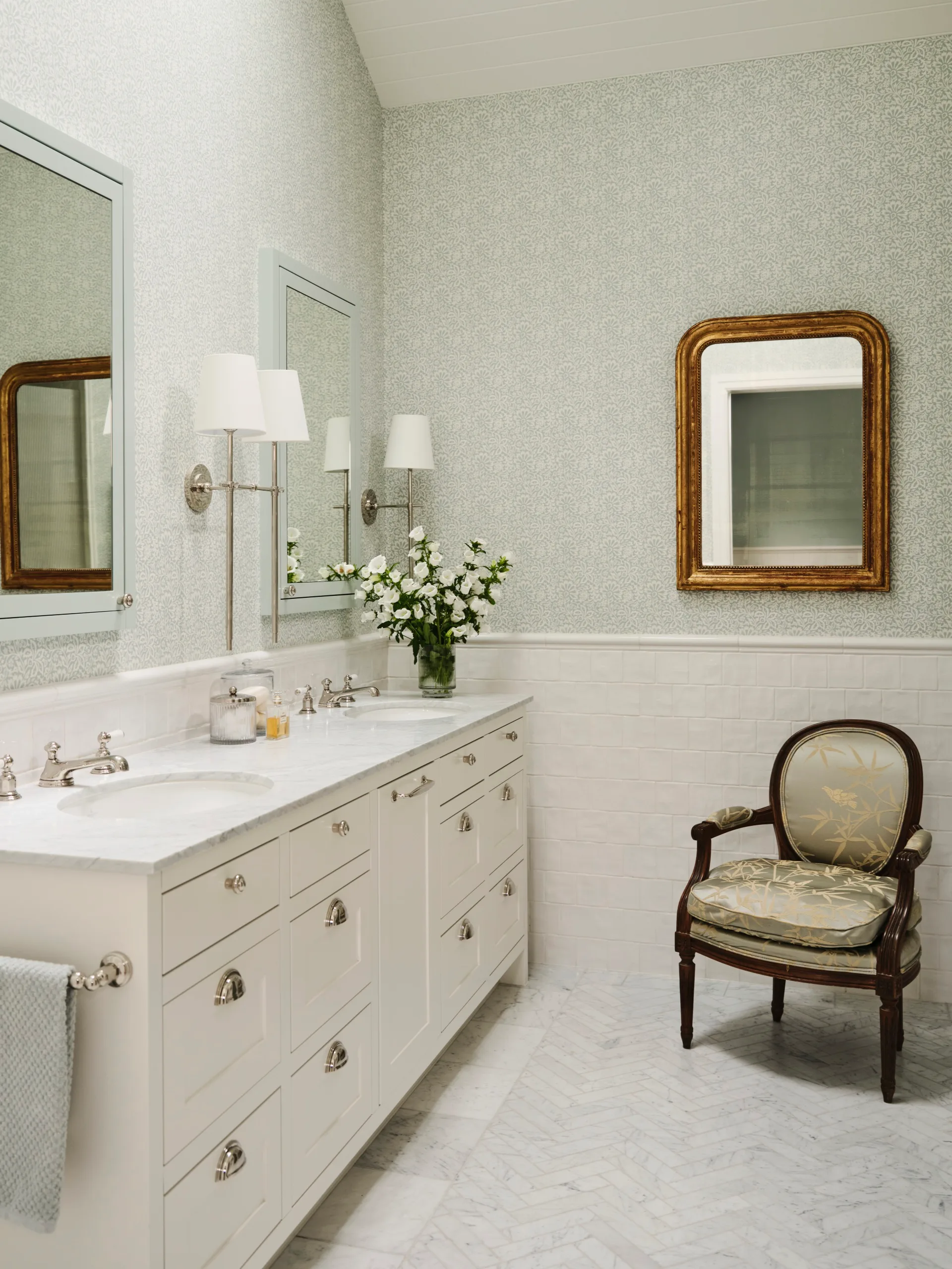 A traditional bathroom in a Mornington peninsula home.