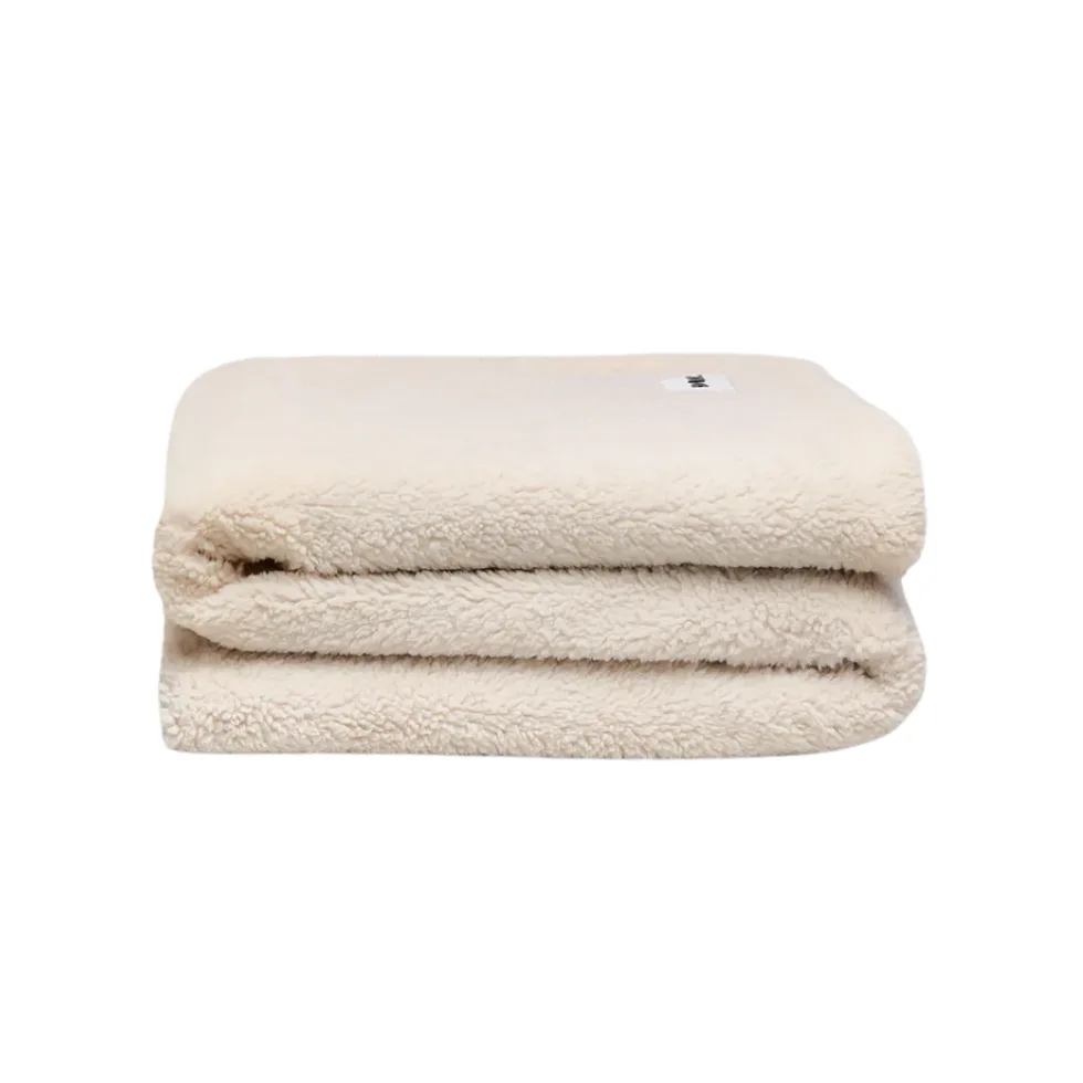 Soft Bedroom Trend + Bedroom Design Trends 2026 + Hommey Faux Fur Blanket Throw Mattress (4)