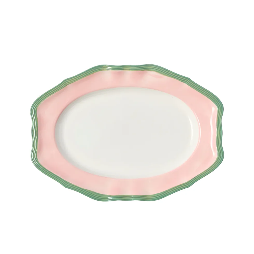 Soft Scallop Embossed Platter In The Roundhouse