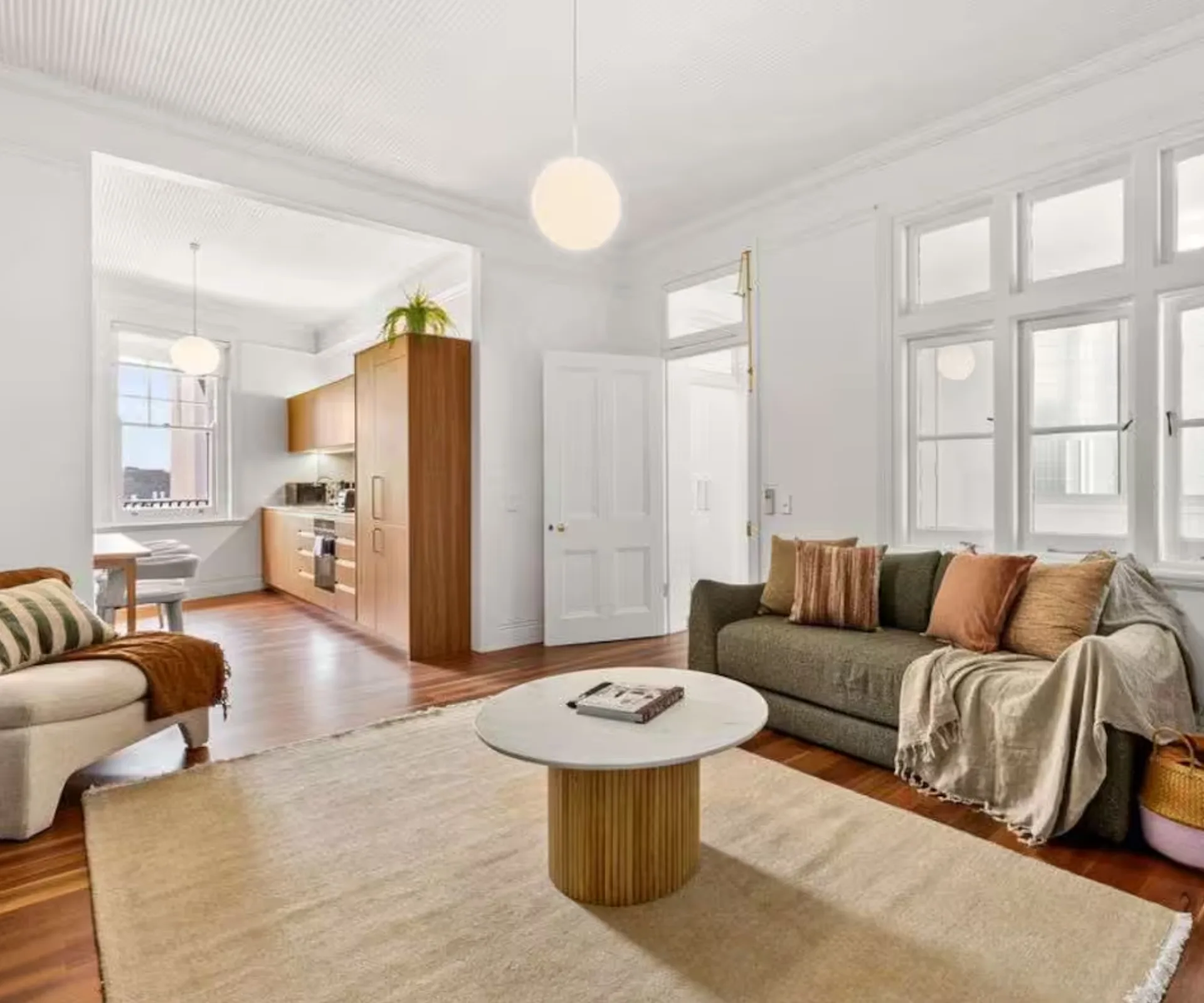Modern Apartment for 6 People Airbnb Sydney + Best Airbnb Sydney Australia 2026