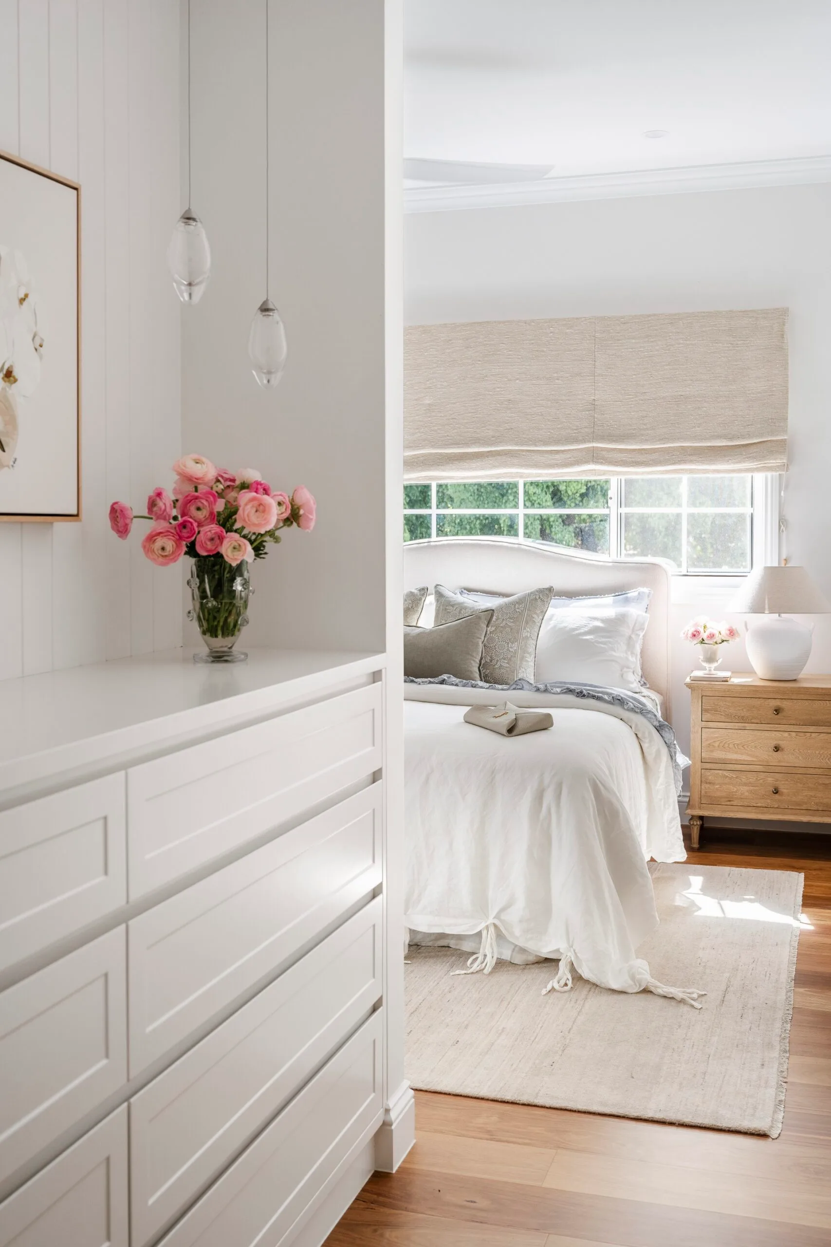 Clear Mountain home main bedroom white tones natural timber