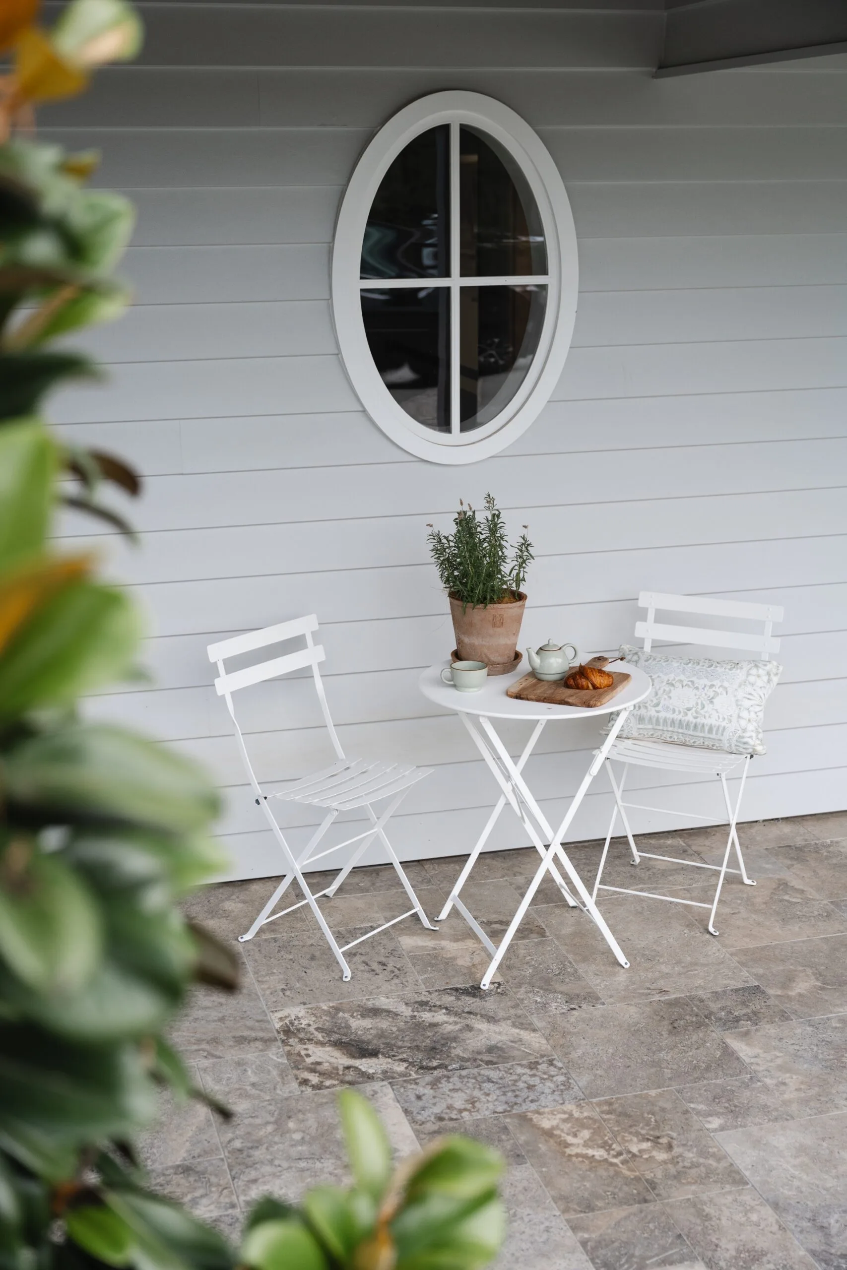Clear Mountain home alfresco porch chairs