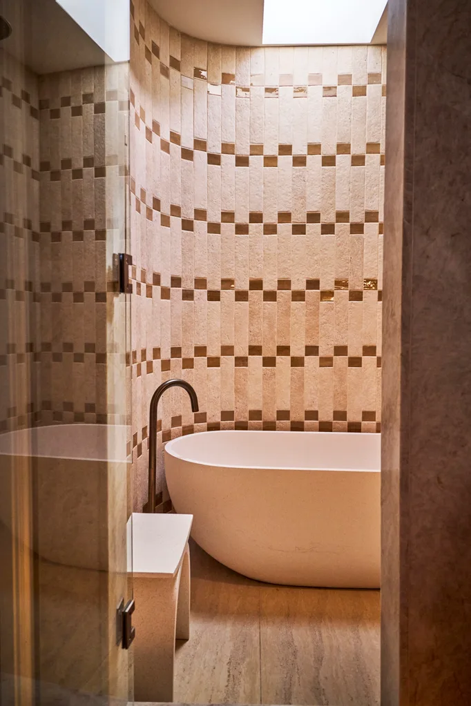 Steph and Gian's ensuite with freestanding bath