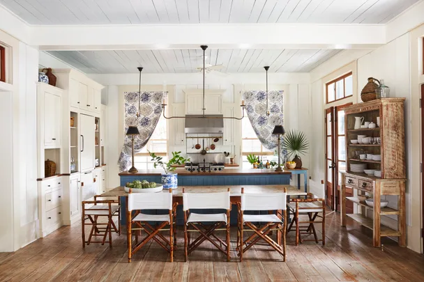 Inside a Florida coastal home that perfects relaxed beach style