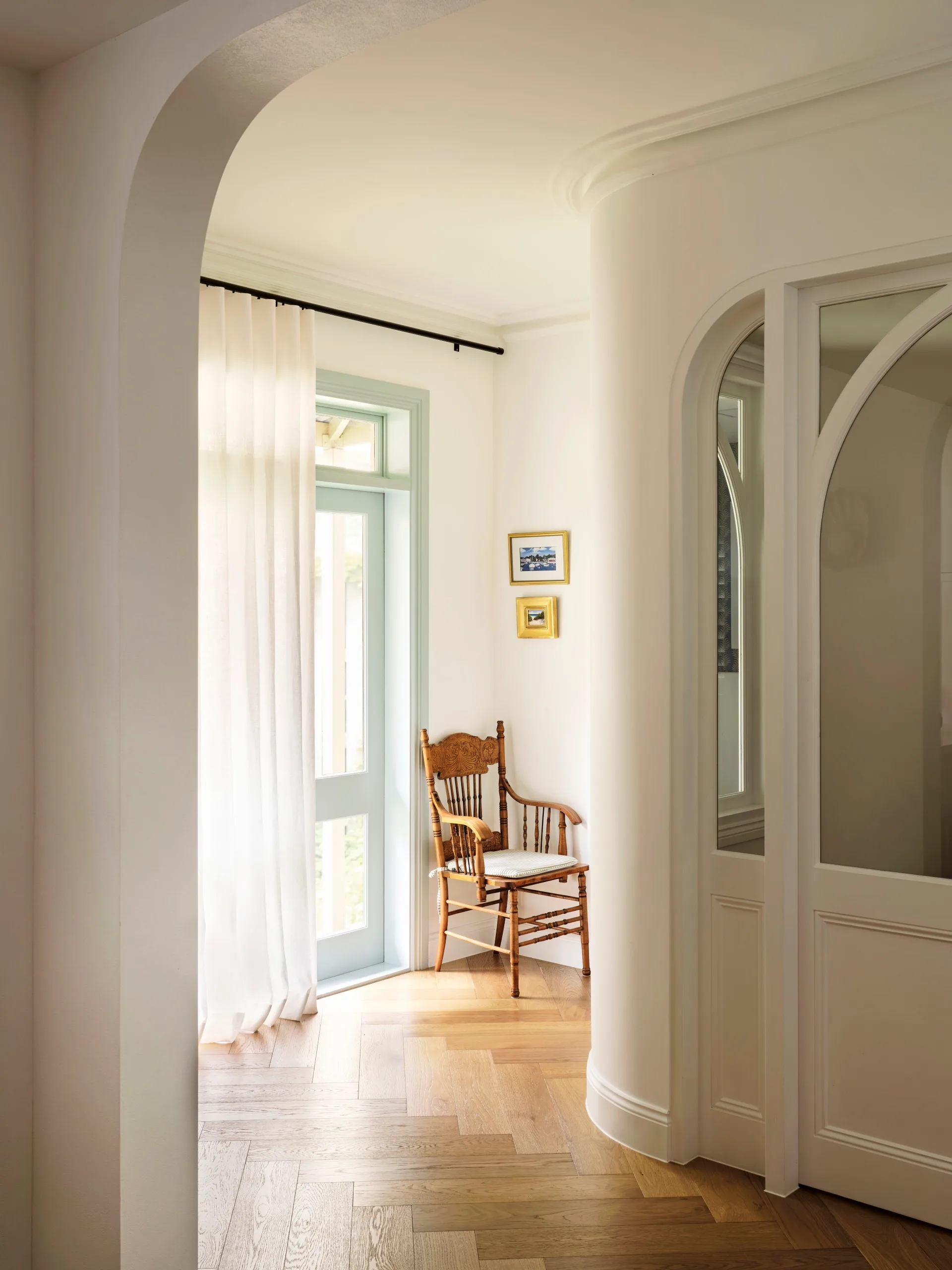 Beautiful Builds Ocean Street Woollarah Interior design by Stephanie Chu Interiors powder room