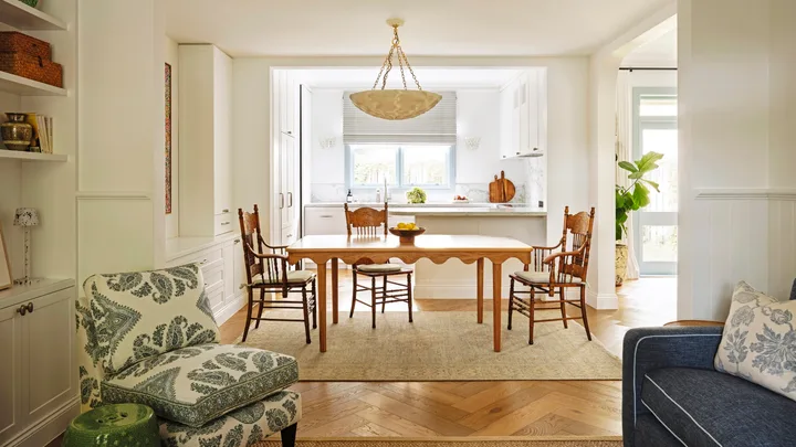 Beautiful Builds Ocean Street Woollarah Interior design by Stephanie Chu Interiors kitchen and living and dining
