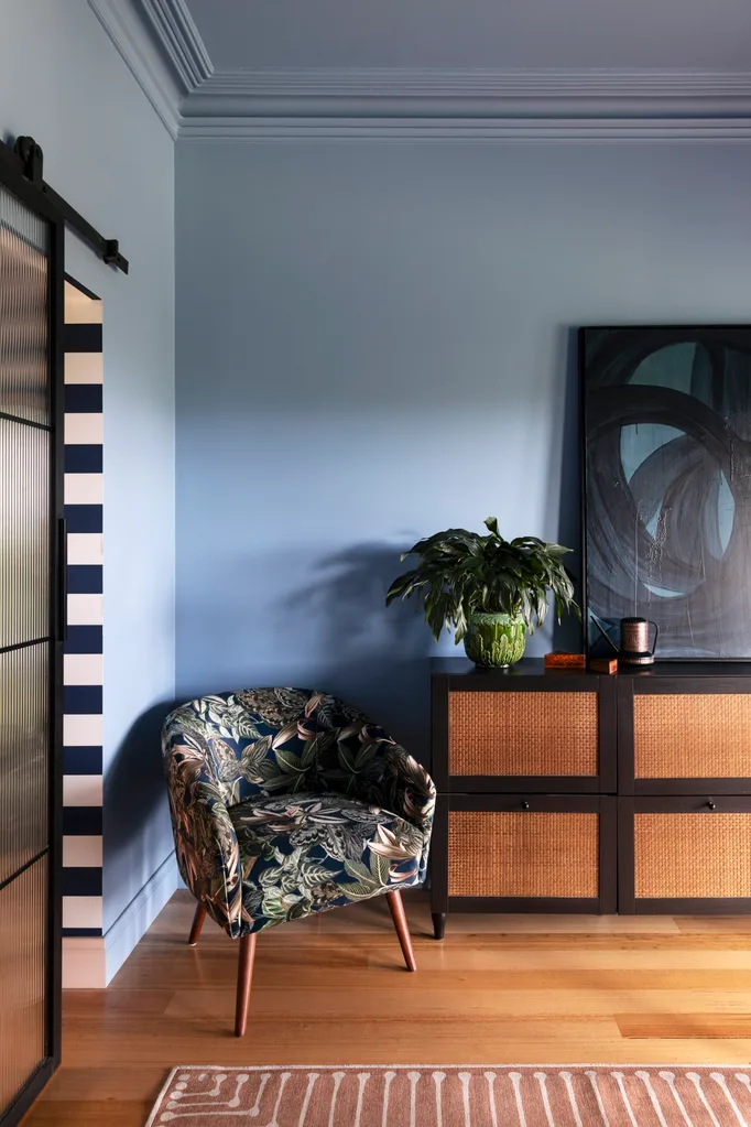 Yarra Valley home interior designer Carolyn Burns-McCrave blue room with occasional chair