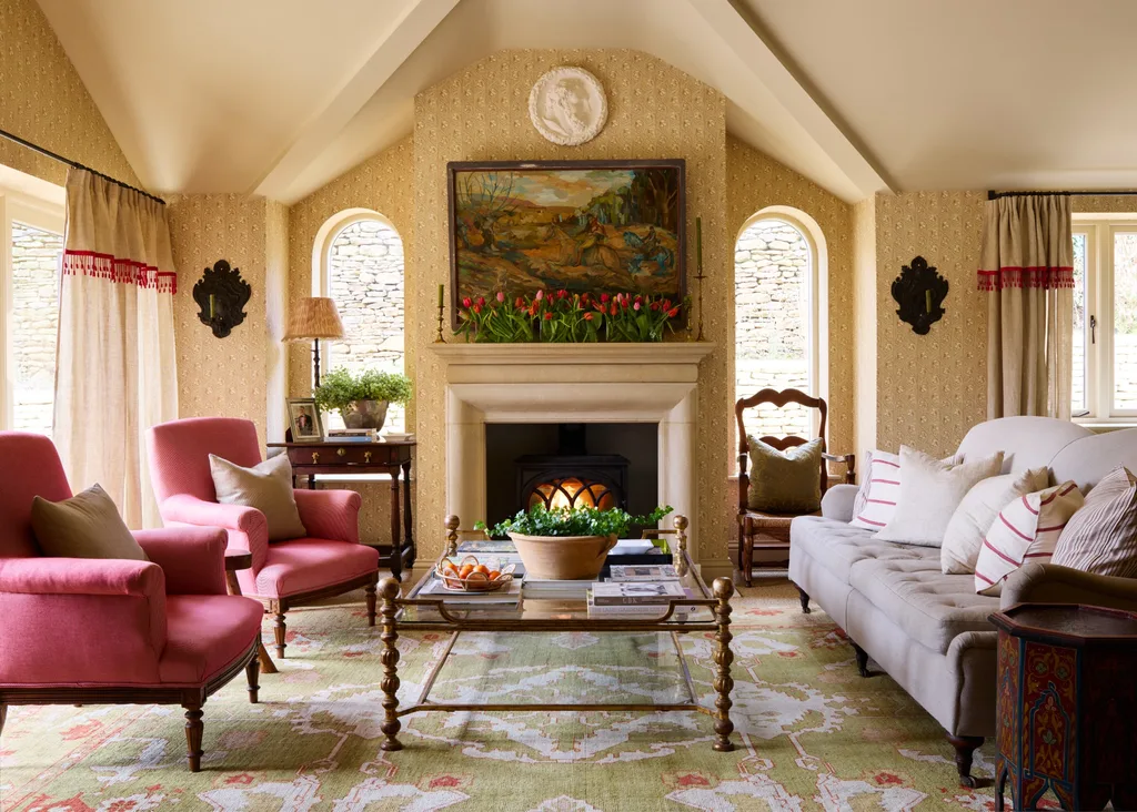 Lisa Burdus home colour and decorating handbook family living room