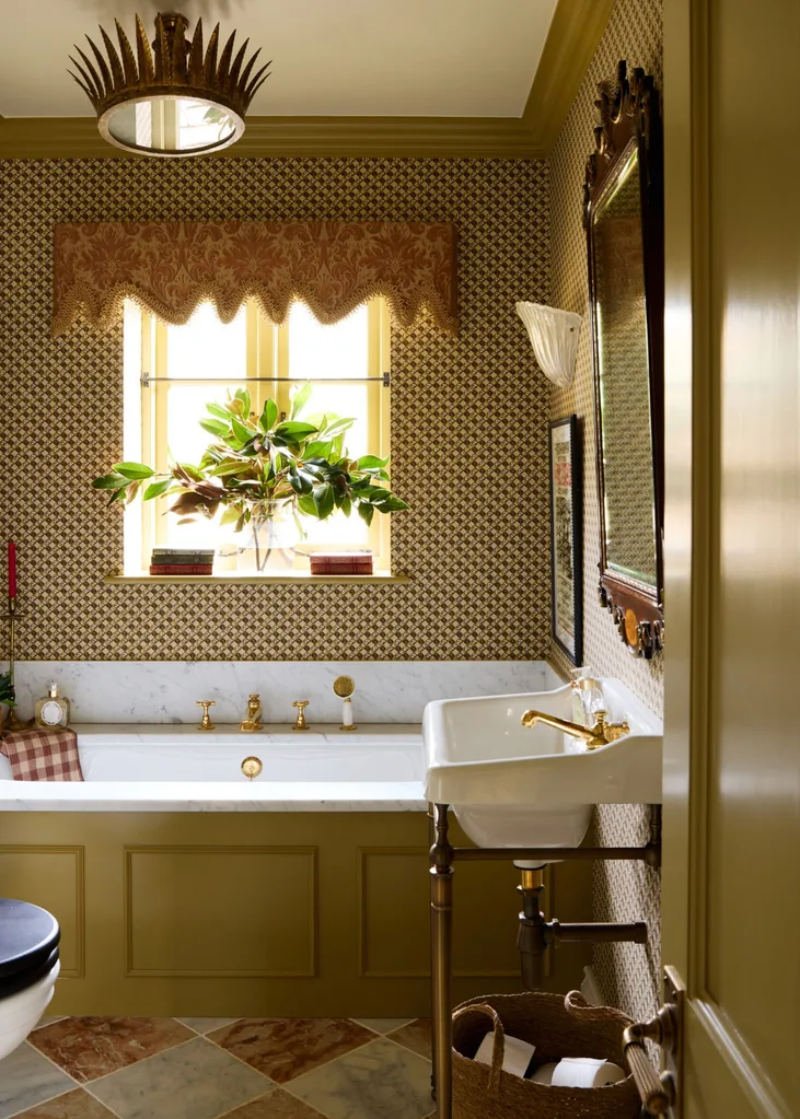 Lisa Burdus home colour and decorating handbook bathroom