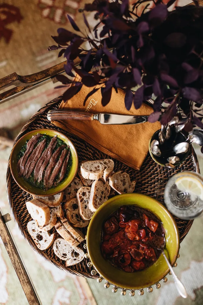 Lisa Burdus home colour and decorating handbook