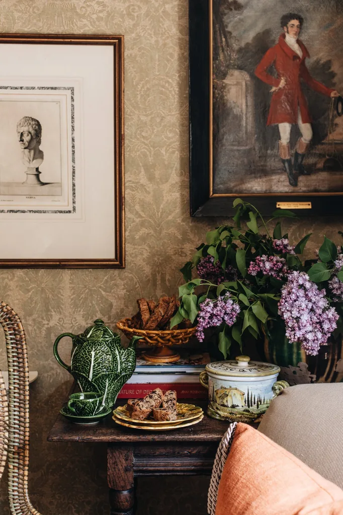 Lisa Burdus home colour and decorating handbook