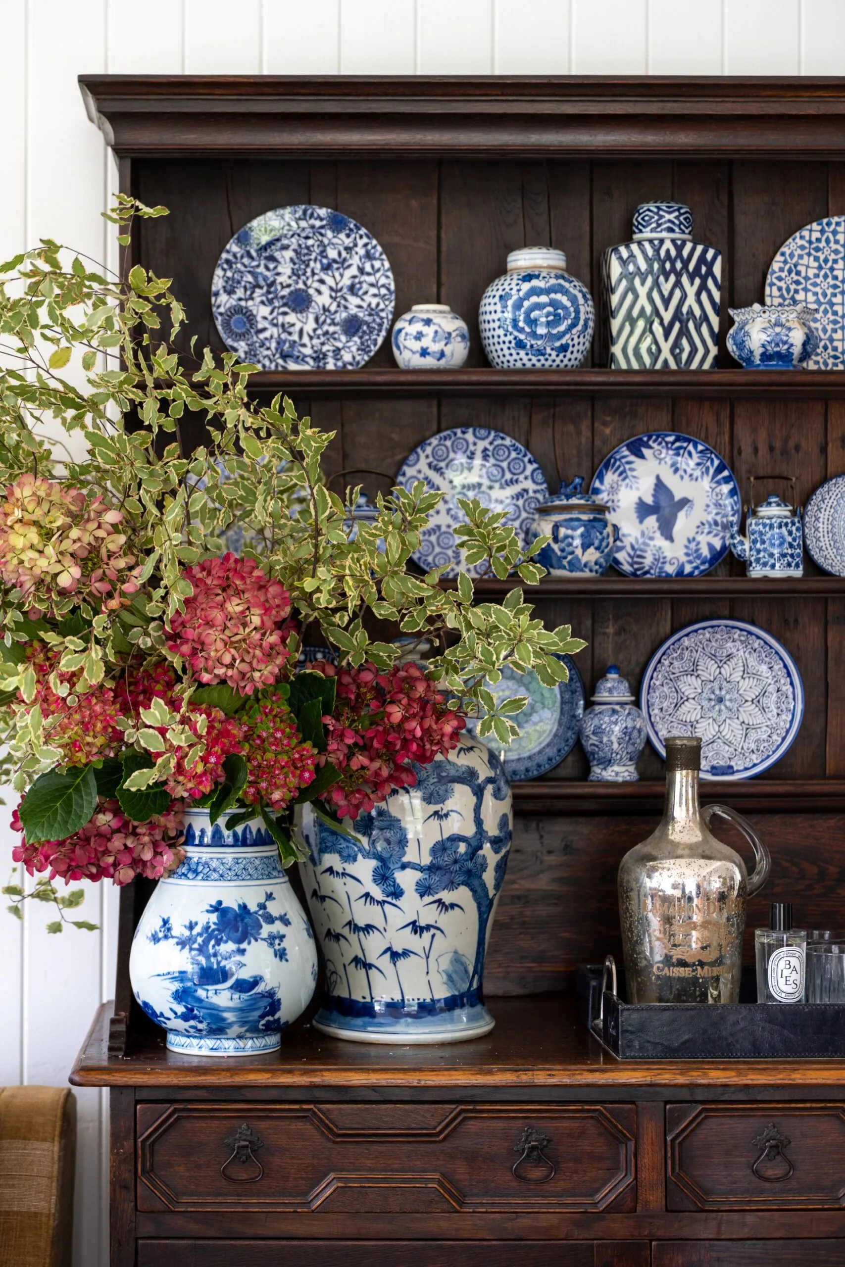 Rosewood Farm Queenslander decorative shelves