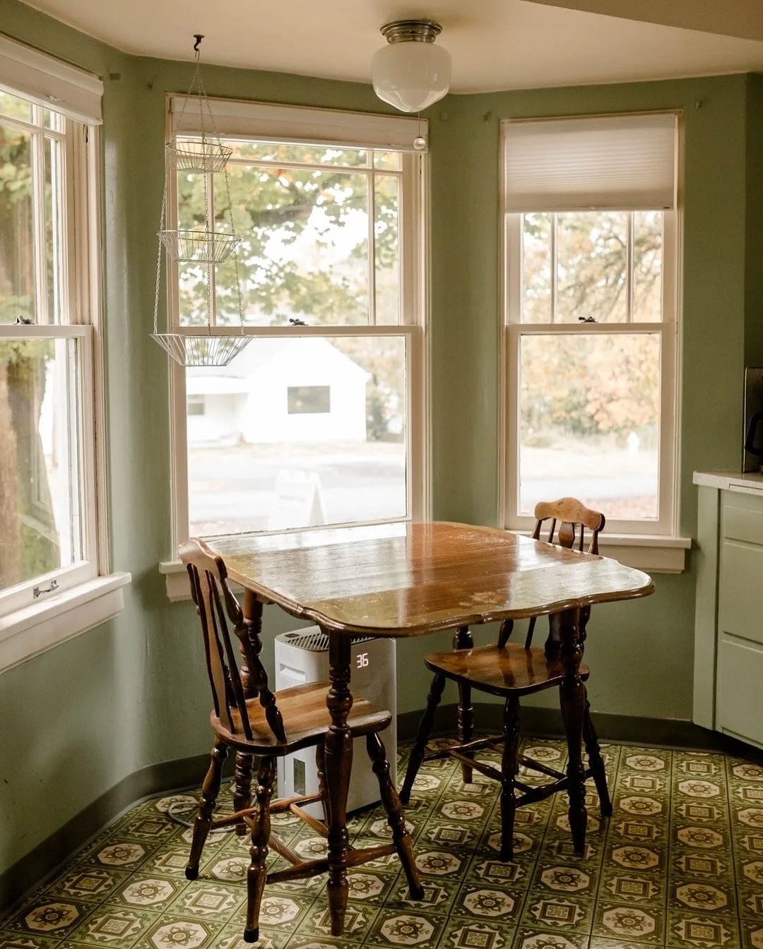 Twilight House Airbnb kitchen nook