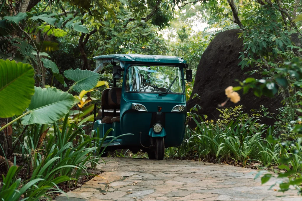 Malabar Hill Shri Lanka Tuk Tuk travel