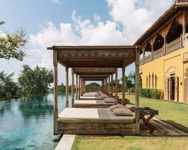 Shri Lanka Travel sun beds