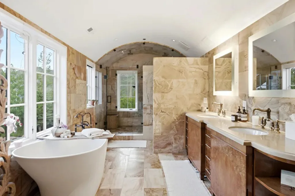 Katherine Heigl Utah property bathroom