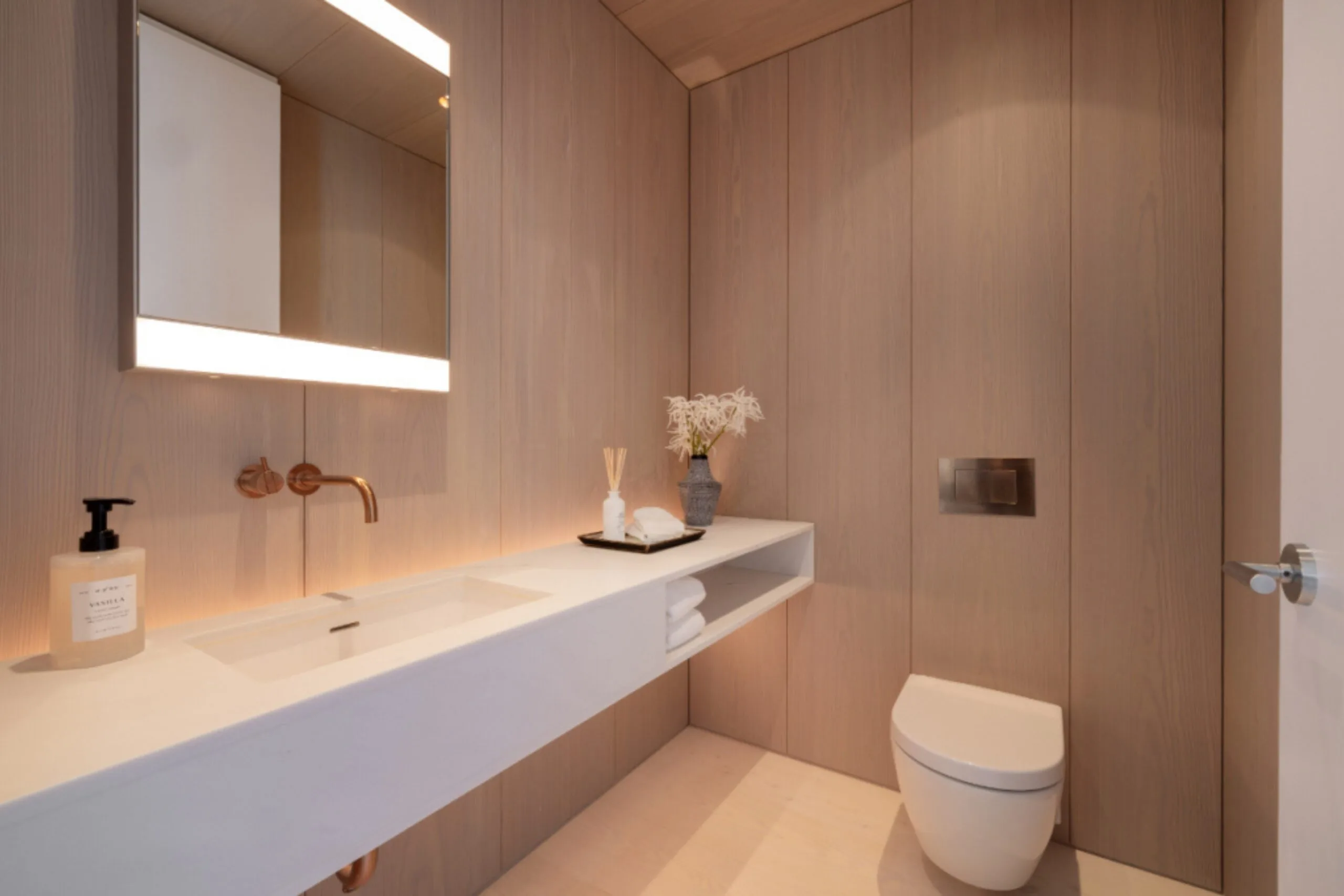 Justin Bieber Hailey Bieber New York house powder room