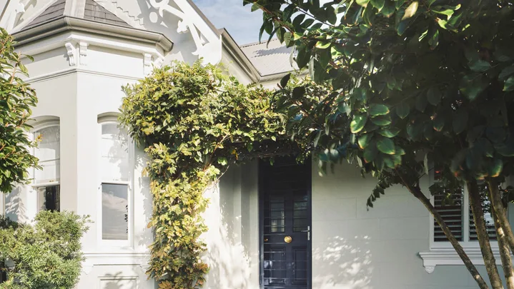 Modify Homes - 58 Cascade Street, Paddington modern facade of home white house