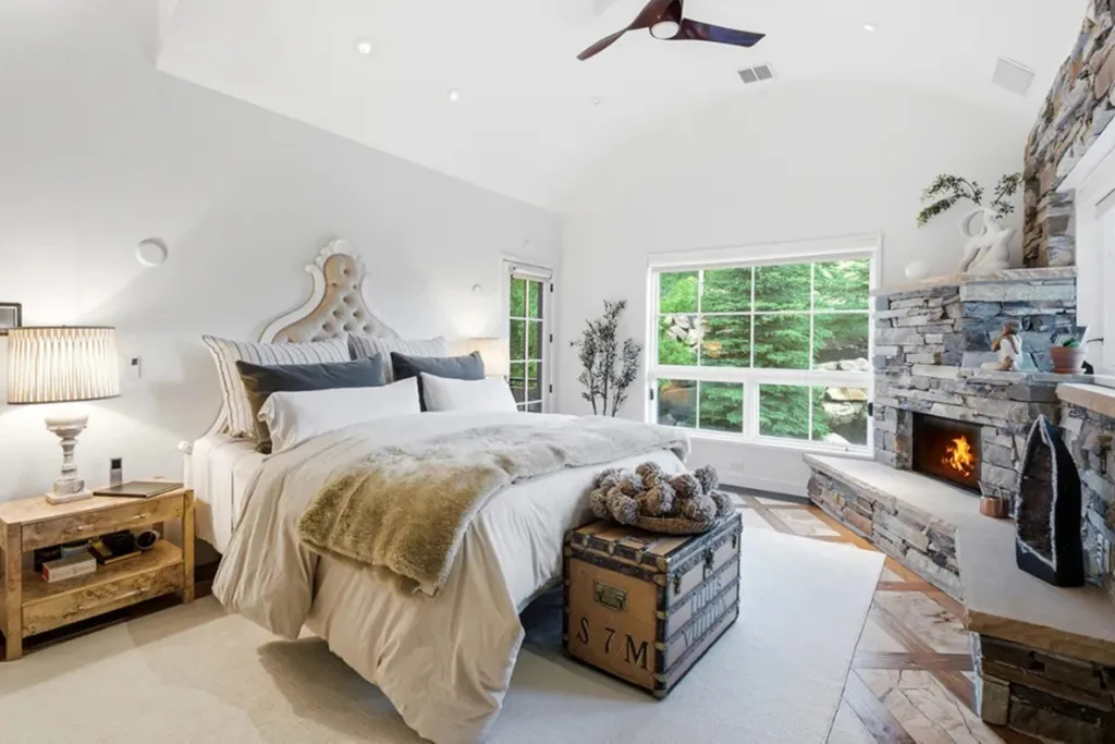 Katherine Heigl Utah property main bedroom