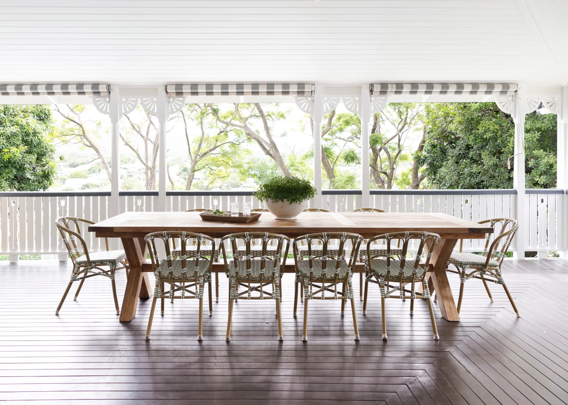 Polly + Co home alfresco