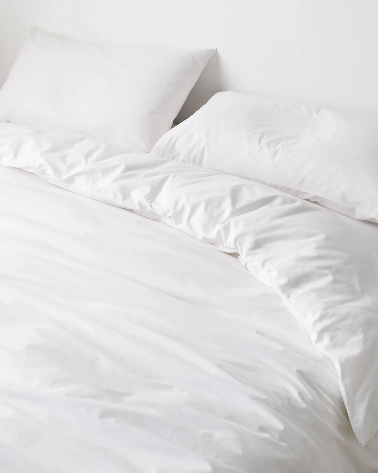 plush white bedding