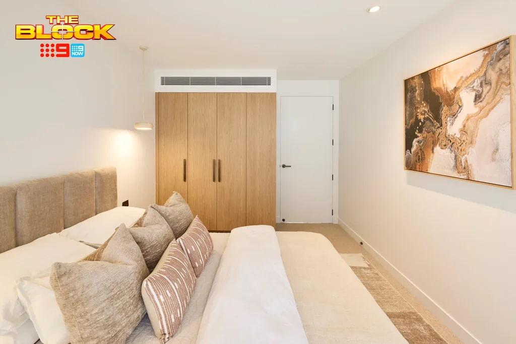 Copy of H1 RM1 GUEST BEDROOM Adam and Jolene-39