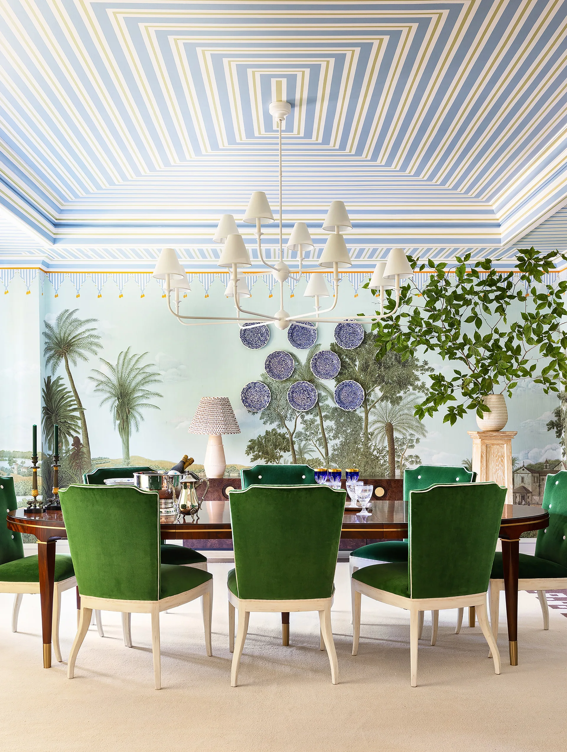 green dining room in a coastal town of Connecticut in the US by Interior designer Ariel Okin