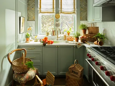 butler’s pantry green wallpaper Created by Kelly Deck of Kelly Deck Design