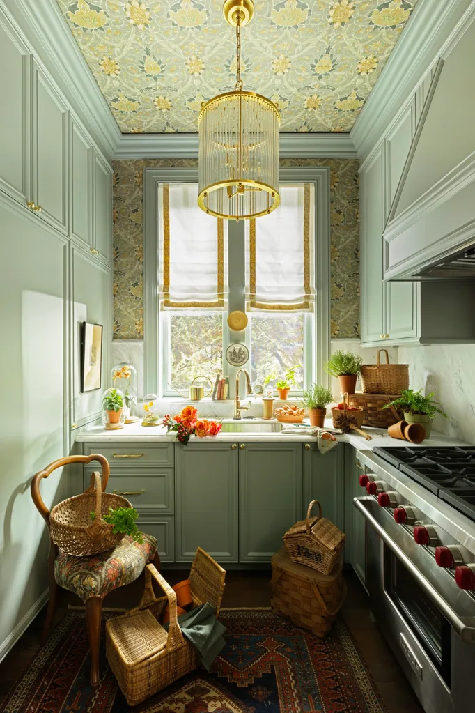 butler’s pantry green wallpaper Created by Kelly Deck of Kelly Deck Design