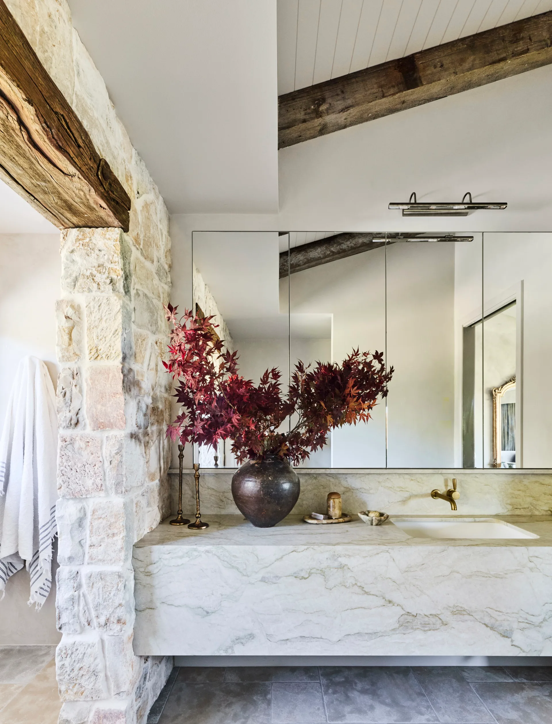 Murray River interior designer Kate Nixon earthy bathroom