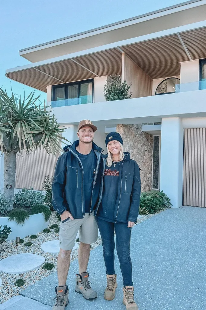Kyal & Kara’s Bay Build Project
