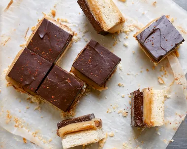 Chocolate caramel slice