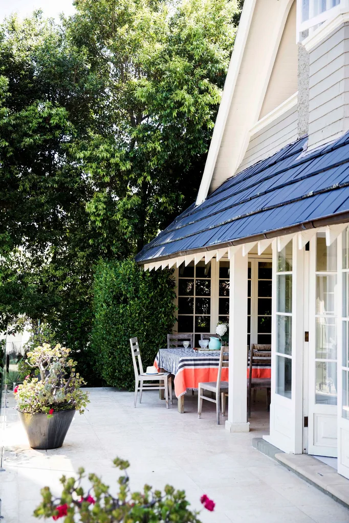 Alfresco dining